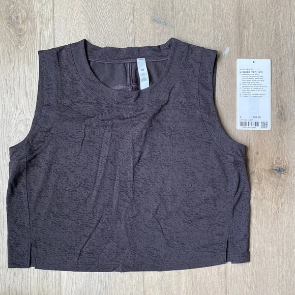 EUC Cropped train tank black granite size 4 lululemon