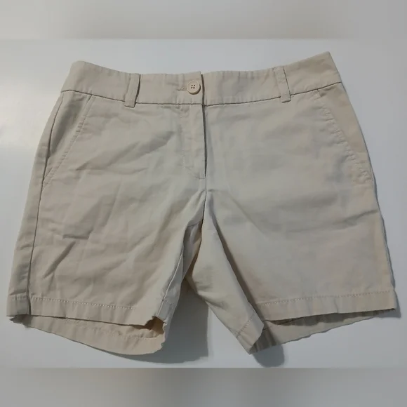 LOFT Women's Tan‎ Shorts