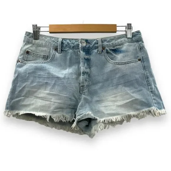 Forever 21 High Rise Raw‎ Hem Light Wash Short Shorts Size 28