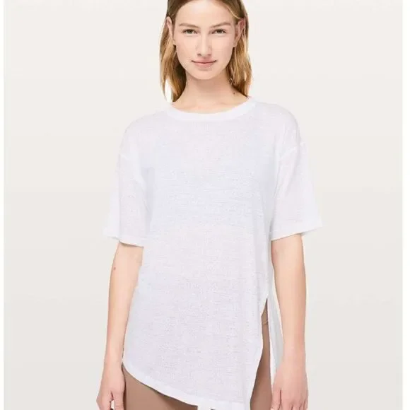 Lululemon Sneak Out White short sleeve tunic NWOT size 4