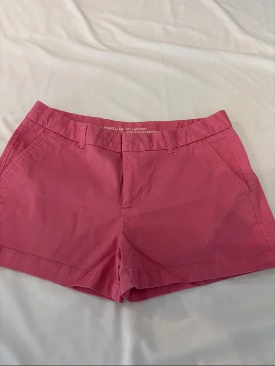 GAP Women's coral 3” Chino Shorts. Size A 8