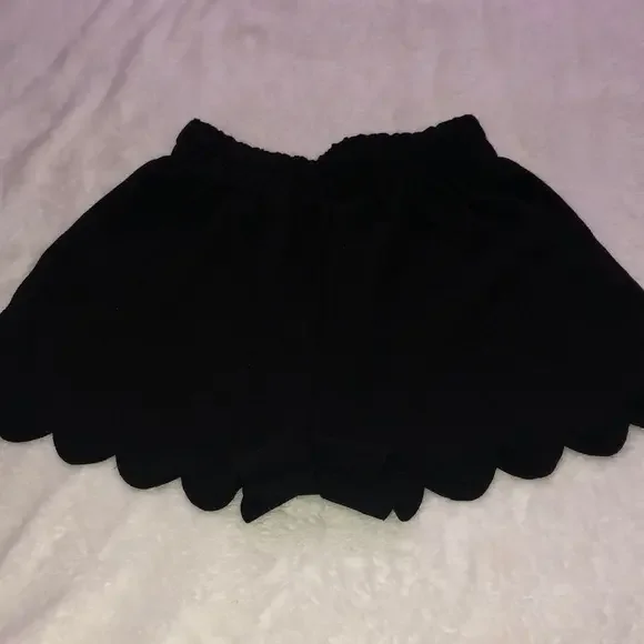 Body Central Shorts‎ Medium Black