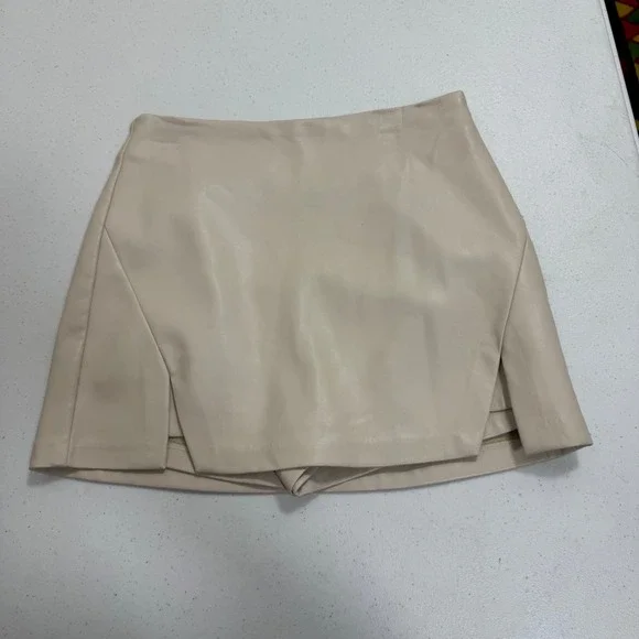 Endless Rose Cream Vegan Faux Leather Skort Side‎ Slit Mini Skirt Shorts Beige S