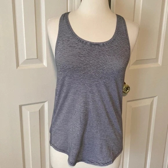 Lululemon Striped Black and White Tank Top Size 4 in EUC