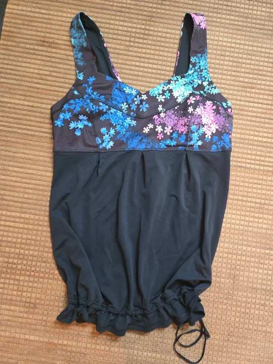 Lululemon Swim Top 10 With Drawstring At The Bottom Black With Print At Top