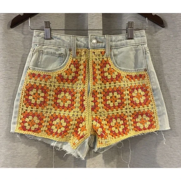 Wild Fable Women's Highest Rise Cut-Off Jean‎ Short Front Size 00 Granny Square