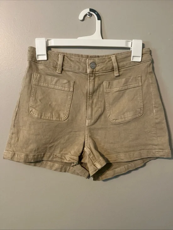 Women’s MNG Clea Tan Khaki Shorts Size 2
