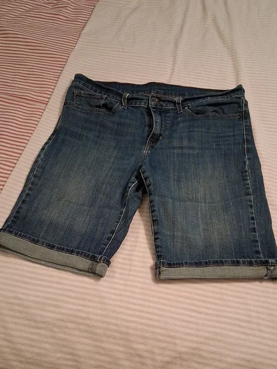 Levi Strauss-Ladies Jean Short-Dark Blue Washed-Size 31 W
