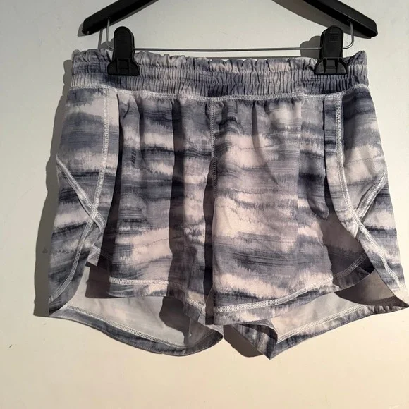 Athleta Mesh Racerback Run Shorts‎ Size Medium Lined