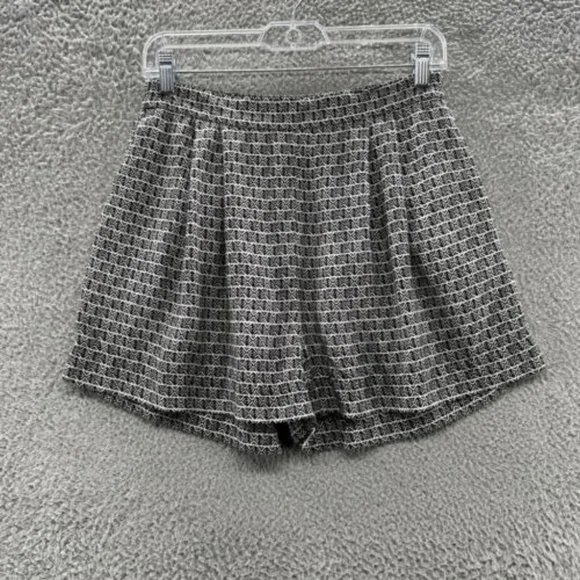 H&M Shorts Women's 8 Black & White Aztec Print Wide Leg Casual Shorts Size‎ 8