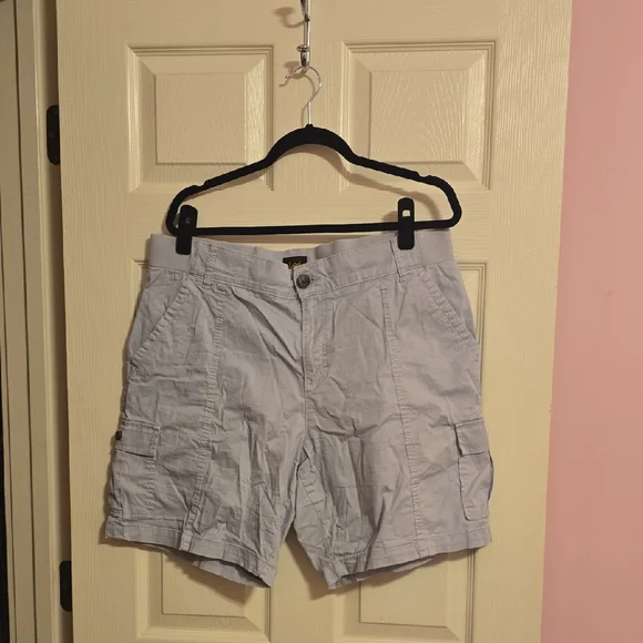 Lee Women's Light Gray Cargo‎ Shorts