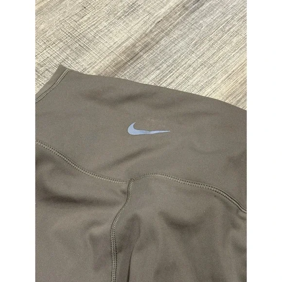 Nike Women's High Waisted Biker Shorts‎ Olive Green Size XS Stretch Performance