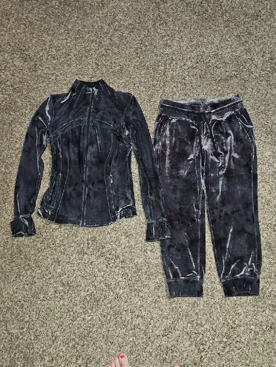 Lululemon Womens Gorgeous Tie Dye Velvet Sz 6 Set!!! Like New Condition! RARE!