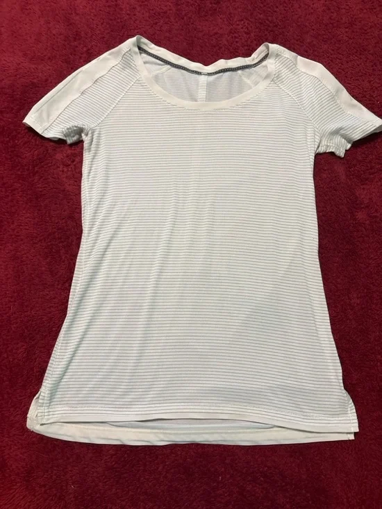 Lululemon Swiftly Tech Short Sleeve‎ Top Size 4 🤍✨ Striped Athletic Tee
