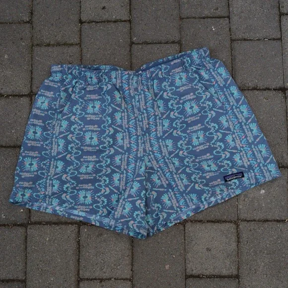 Patagonia Baggies Shorts Womens Medium Unlined Geometric All Over Print EUC