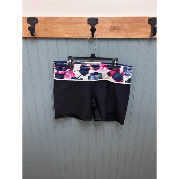 Lululemon‎ Groove Short II Black Floral Waistband Yoga Shorts Size 10