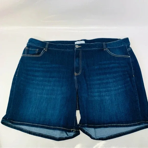Lane Bryant Girlfriend Denim Shorts 26 Mid Rise  Dark Wash Pockets Stretch  Work