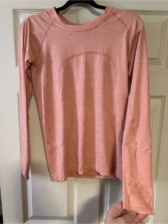 #218 Lululemon Swiftly Tech Long Sleeve Size 8 Peach Pink EUC