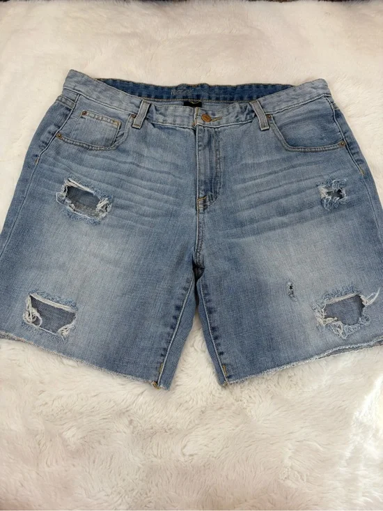 Mossimo Denim Boyfriend Shorts Distressed HighRise 100%Cotton Women’s Size 14/32
