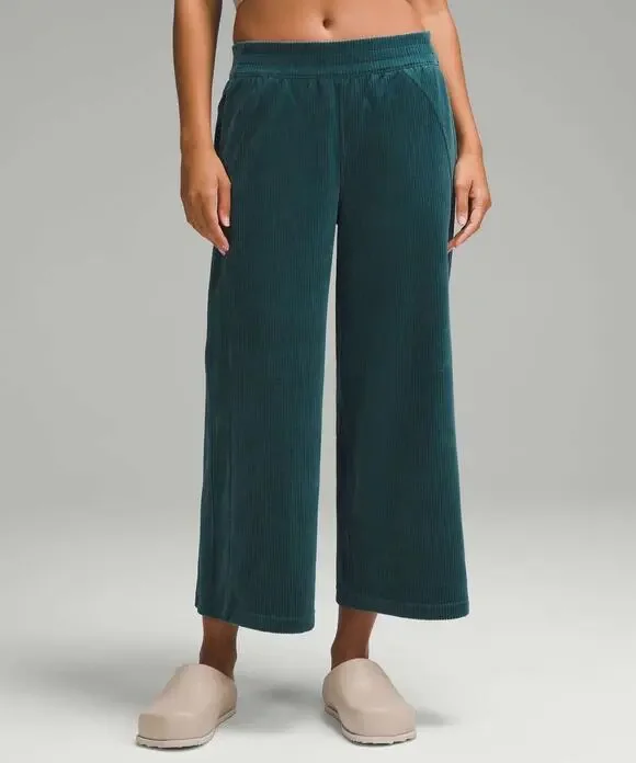 Lululemon Womens 4 Scuba Mid-Rise Wide-Leg Pants Velvet Corduroy Athleisure