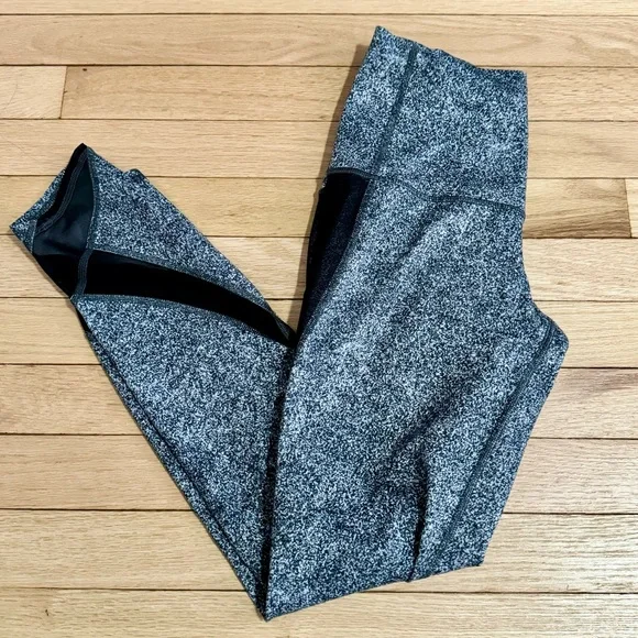 EUC Lululemon speckle mesh 7/8 Leggings