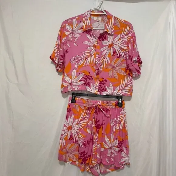 Floral 2 piece short set Size M