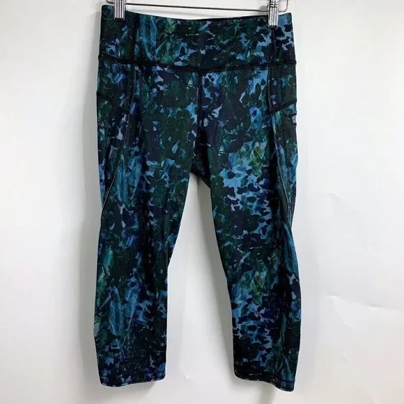 Lululemon Women's Run‎ Top Speed Crop Full On Luxtreme Floral/ Blue Denim SZ 4