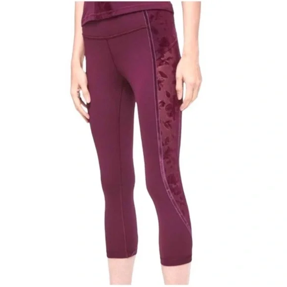 LuluLemon Wunder Under Velvet‎ Floral Crop Leggings Sz 4