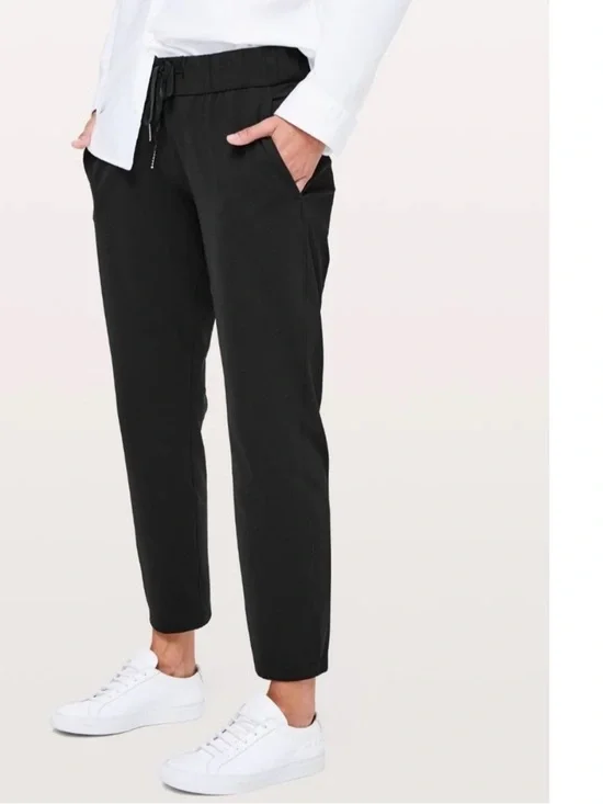 Lululemon Women’s On the Fly Pants Size 10