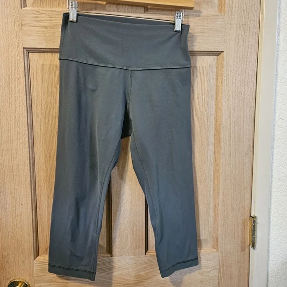 Size 8 Lululemon Greyish High-Waisted Capri Leggings