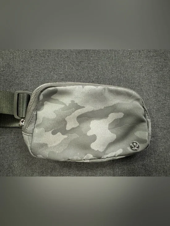 Lululemon Athletica Everywhere Belt Bag OG Strap Heritage Grey Camo White Opal