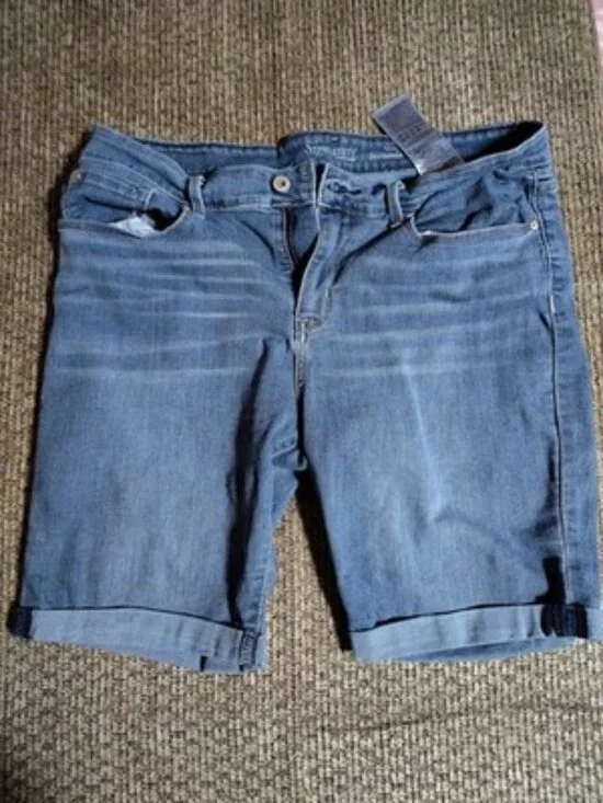 Signature Levi Strauss Modern Bermuda 9