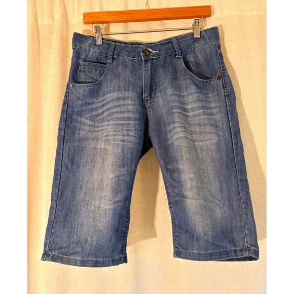 Fast Fish Blue Denim Long Jean Shorts Medium Wash 5-Pocket Zip Logo, 31W