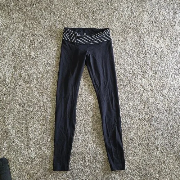 Lululemon Black/White Waistband Leggings Size 6