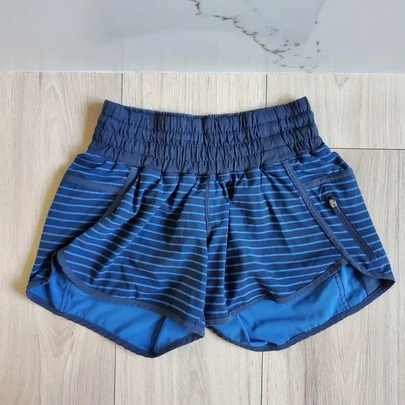 Lululemon Tracker Shorts Womens XS 4 Blue West2east Stripe Mid Rise 4