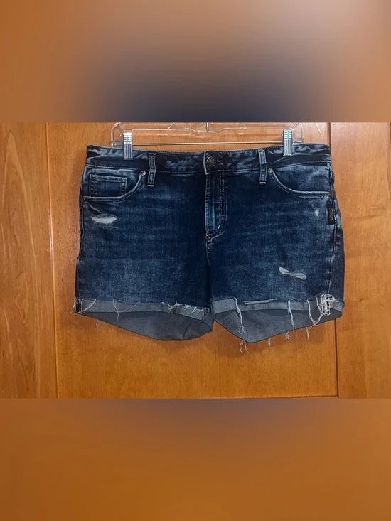 Silver Jeans Suki Shorts Mid-Rise Curvy Cut-Off Distressed Women’s W31/L4 Blue