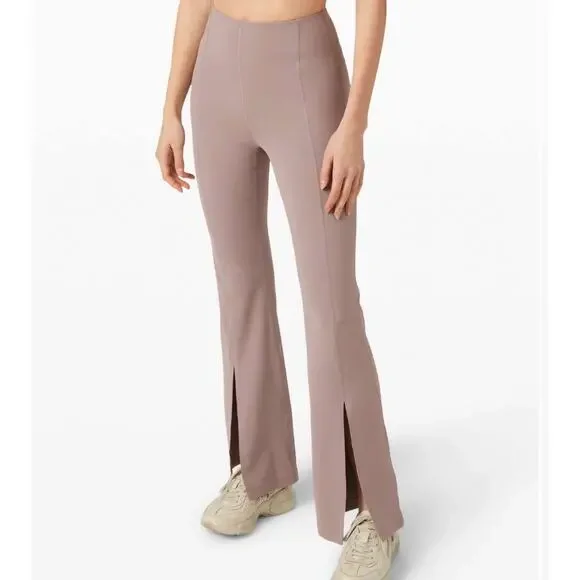 Lululemon‎ In The Groove Flare Pant in Violet Verbena size 4