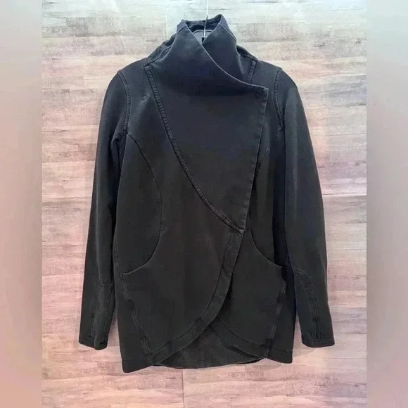 Lululemon Women’s That's A Wrap Jacket Stretch French Terry Black Size‎ 6