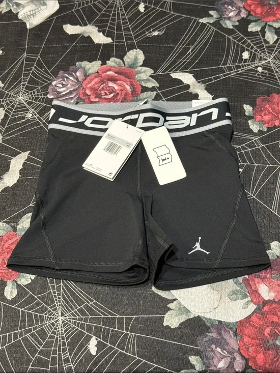 NWT Nike Air Jordan Women's 5