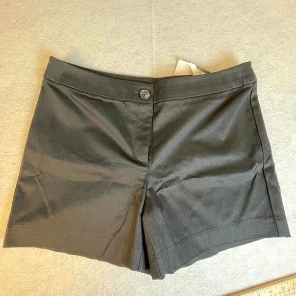 Worthington Modern Fit Shorts in size 8 women minimalist sleek