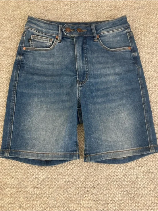 Judy Blue Denim Shorts - size small