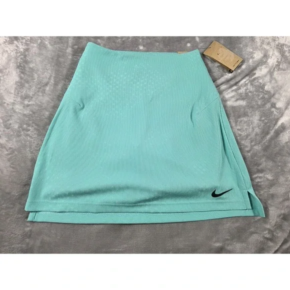 NWT‎ Nike Women's XS 17