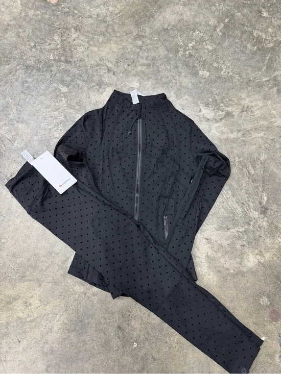Lululemon Define 