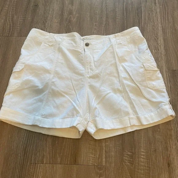 Merona White Linen Blend Cargo Shorts Women's Size 14 Cuffed Summer Casual