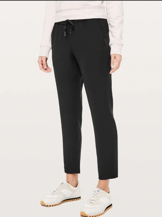 LULULEMON On The Fly Pants in Black size 10 Tall Drawstring Ankle Athleisure