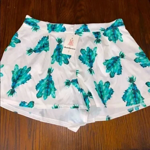 NWT flowy casual shorts