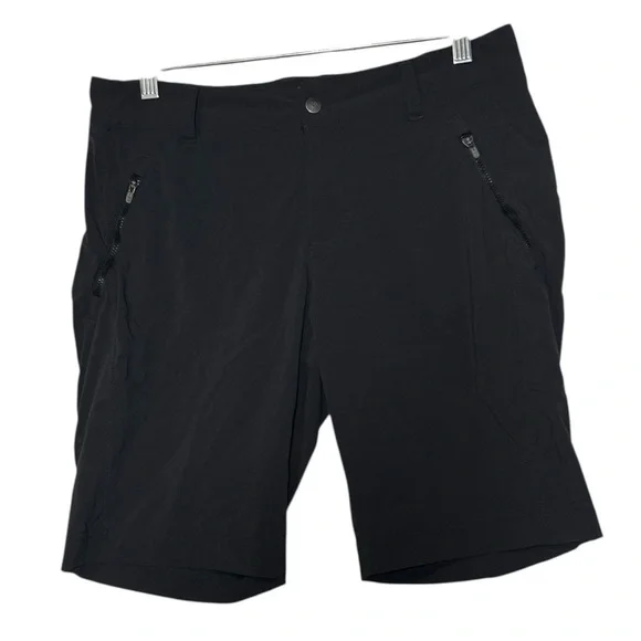 L.L. Bean Women’s Nylon Shorts Size 6 Black Hiking Outdoors Outerwear