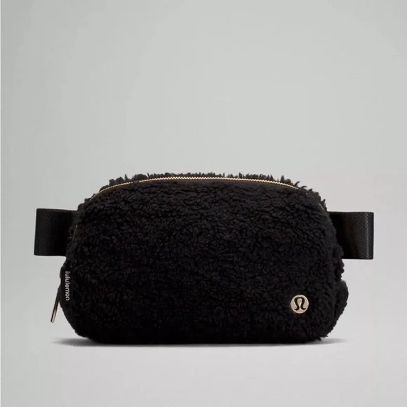 Lululemon Everywhere Fleece Belt Bag Black