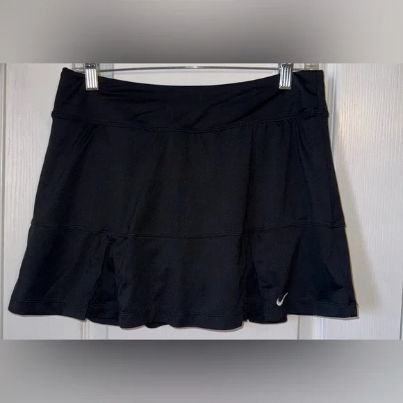 Nike Dri-FIT Black Tiered Tennis Skirt Skort Built-In Shorts Size M