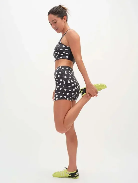 Outdoor Voices Women's Medium 3.5